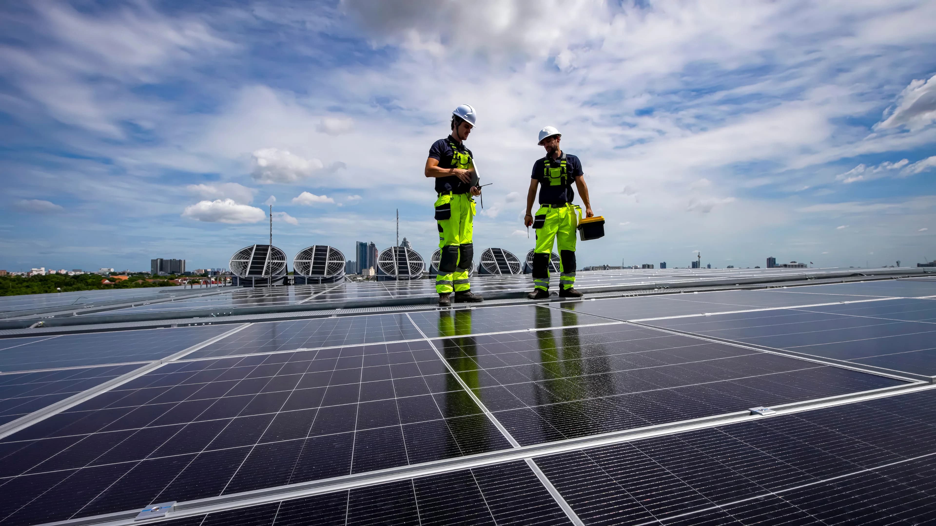 Industrijska električna infrastruktura koja predstavlja pouzdanost i stručnost
